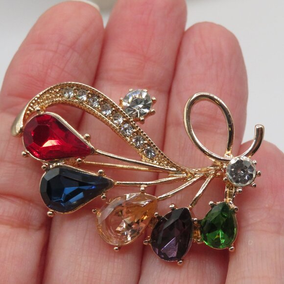 Jewelry - Multi Color Rhinestone Gold Tone Brooch